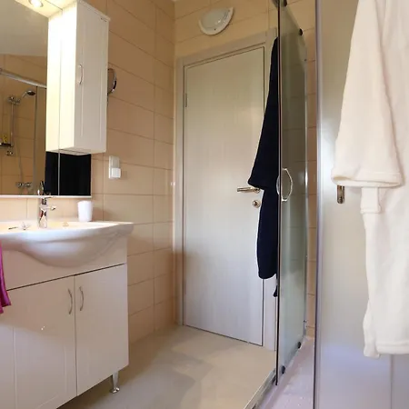Apartment Dado