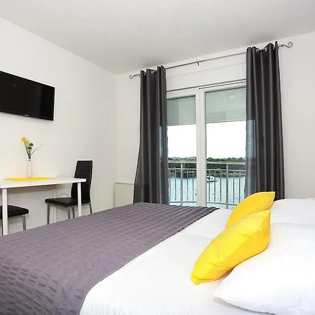 Apartment Dado