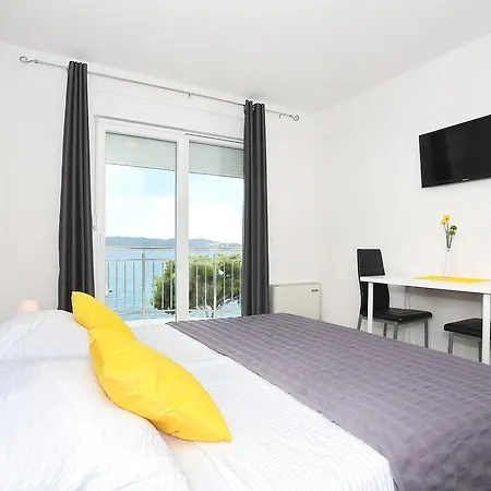 Apartment Dado