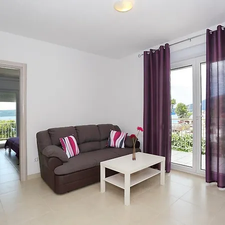Apartment Dado